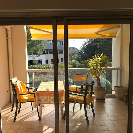 French Riviera Deluxe Near Airport *